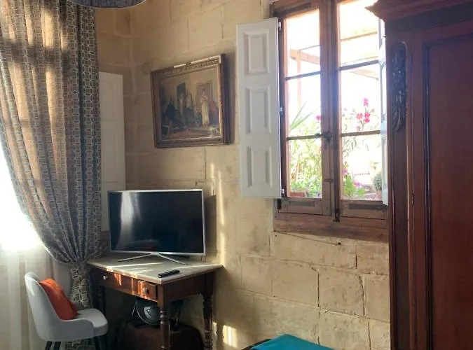 House Of Character In Historical Daire *